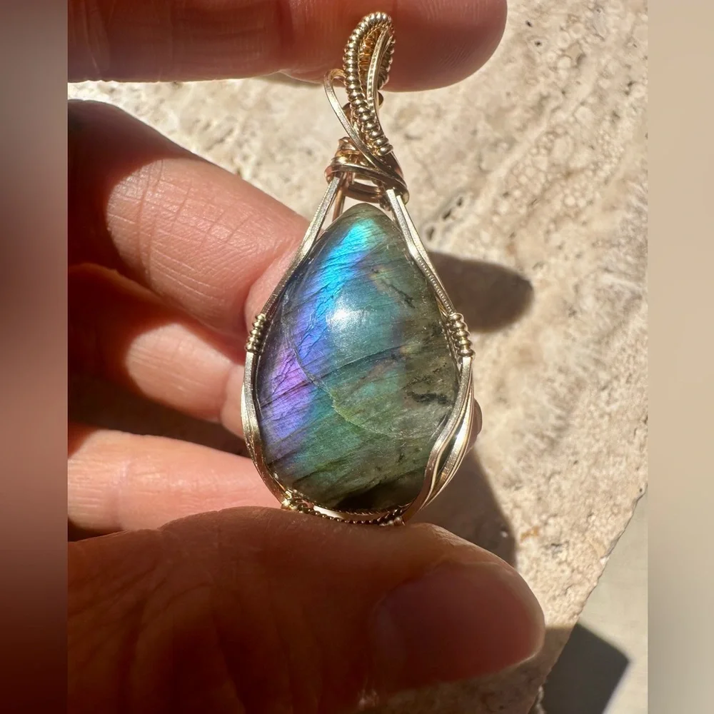 14k Gold Fill Labradorite purple blue green flash Necklace Pendant!